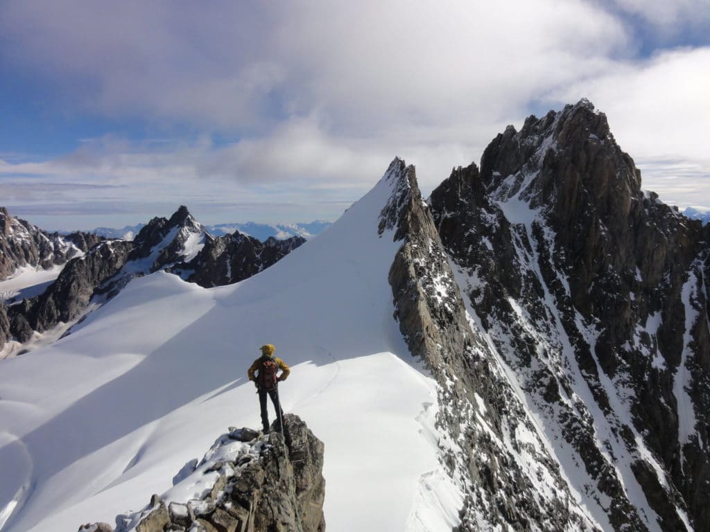 Notre guide de l'UCPA, Jean-Luc, debout sur la Punta Isabella - 3761 m